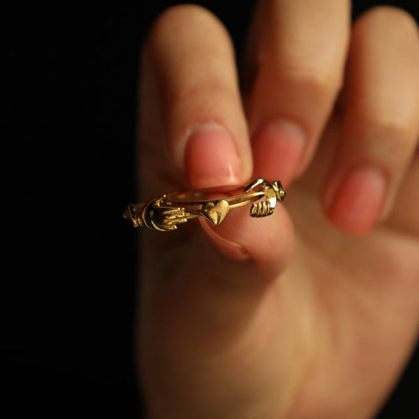 18k Gold Fede Clasped Hands Mechanic Ring